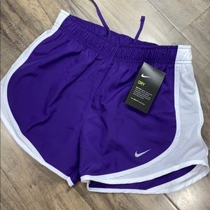 NIKE Women’s running shorts with Dri-Fit Technolog